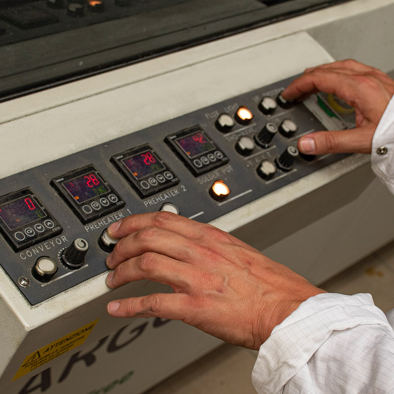 Controllo Circuiti Elettrici Controllo Circuiti Elettrici